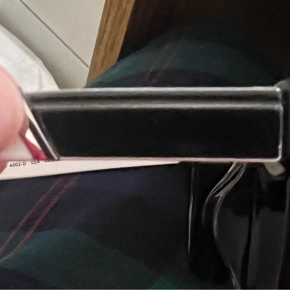 Guess Sunglasses - Picture 9 of 9